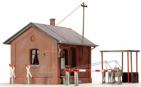 Artitec 10.170 HO/OO Gauge Guarded Level Crossing Kit (Unpainted)