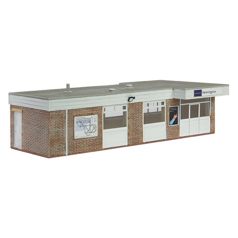 Bachmann 44-1016 OO Gauge South Eastern Station White