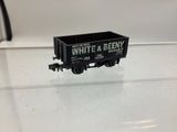 Peco NR-P103 N Gauge 7 Plank Wagon White & Beeny, Hailsham