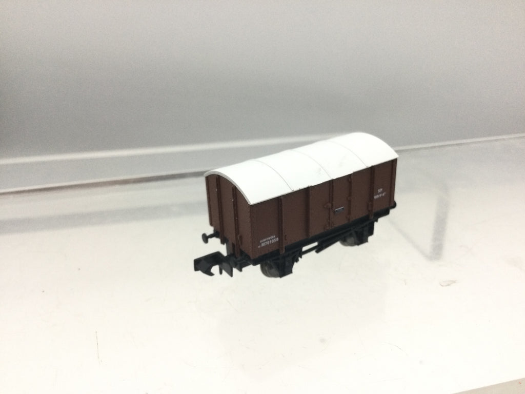 Dapol NB-111 N Gauge BR Bauxite Gunpowder Van M701058