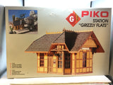 Piko 62209 G Gauge Station 'Grizzly Flats' Kit