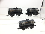 Bachmann 37-666A OO Gauge Set of 3 Esso 14t Tank Wagons Weathered