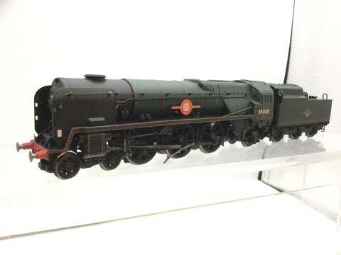 Hornby R2169 OO Gauge BR Green Merchant Navy 35028 Clan Line (NEEDS ATTN)