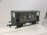 Bachmann 38-552 OO Gauge MR 20t Brake Van w Dockets LMS Grey