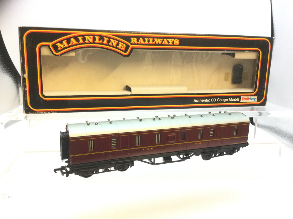 Mainline 37118 OO Gauge LMS 50' Parcels Van 30965