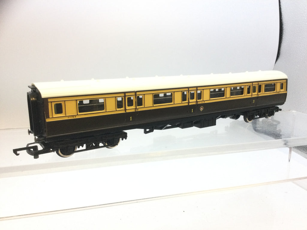 Triang/Hornby R26 OO Gauge GWR Caledonian Composite Coach