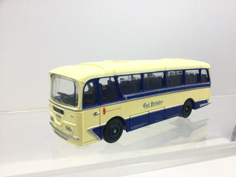 EFE 12102 OO/1:76 Gauge Harrington Cavalier Bus East Yorkshire