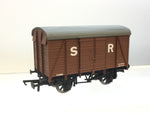 Hornby R6268 OO Gauge SR Double Vent Van 44395