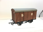 Hornby R6268 OO Gauge SR Double Vent Van 44395