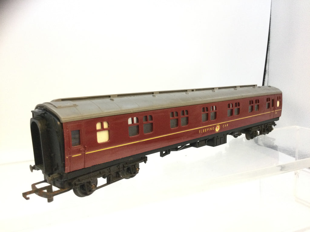 Triang R339 OO Gauge BR Maroon Mk 1 Sleeping Car 2510