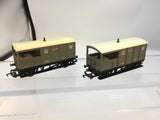 Hornby R018 OO Gauge GWR Brake Van Saltney 114925 x2