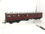 Hornby R4749 OO Gauge BR Maroon Non-Corridor 3rd Coach S267S