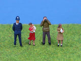 P&D Marsh PDZ02 OO Gauge Whitemetal Painted Standing People