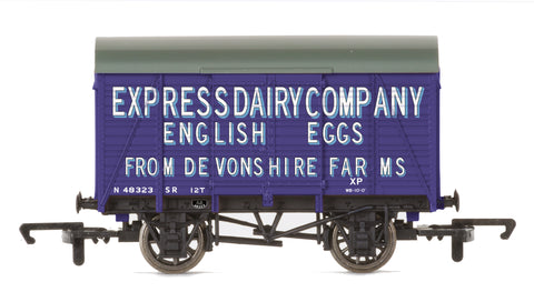 Hornby R60279 OO Gauge SR Express Dairies Box Van 48323