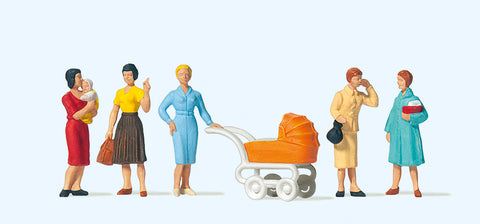 Preiser 10024 HO/OO Gauge Women (5) & Pram Exclusive Figure Set