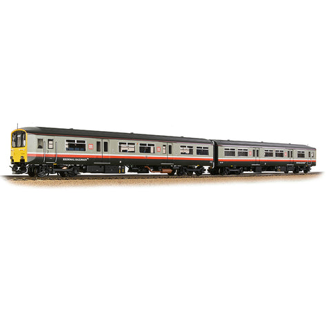 Bachmann 32-930 OO Gauge Class 150/1 2-Car DMU 150133 BR GMPTE (Regional Railways)