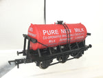 Dapol B841 OO Gauge 6 Wheel Tank Wagon Pure New Milk