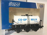 Dapol 4F-031-021 OO Gauge 6 Wheel Tank Wagon Co-op Milk, London