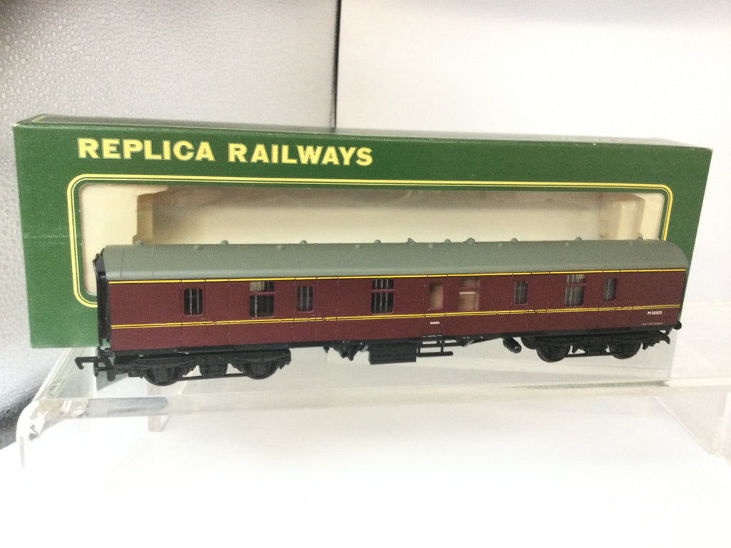 Replica 12166 OO Gauge BR Maroon Mk 1 Full Brake Coach M80855