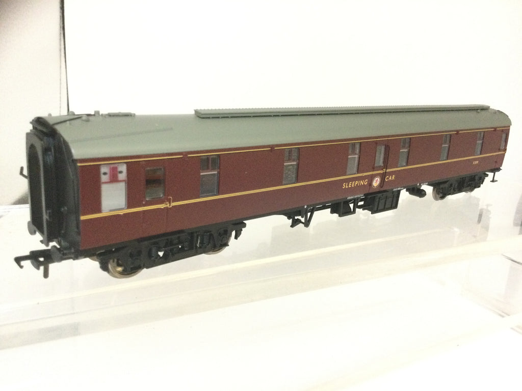 Bachmann 39-502A OO Gauge BR Maroon Mk1 Sleeper Coach E2591