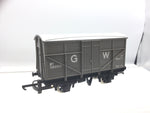 Wrenn W5058 OO Gauge GWR 8t Fruit Van 38200 (Light Grey)