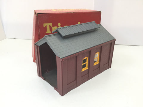 Triang R76 OO Gauge Single Track Engine Shed