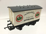 Hornby R134 OO Gauge Vent Van Callard & Bowser