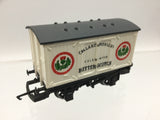 Hornby R134 OO Gauge Vent Van Callard & Bowser