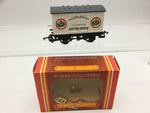 Hornby R134 OO Gauge Vent Van Callard & Bowser