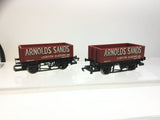 Hornby R097 OO Gauge 5 Plank Wagon Arnolds Sands x2