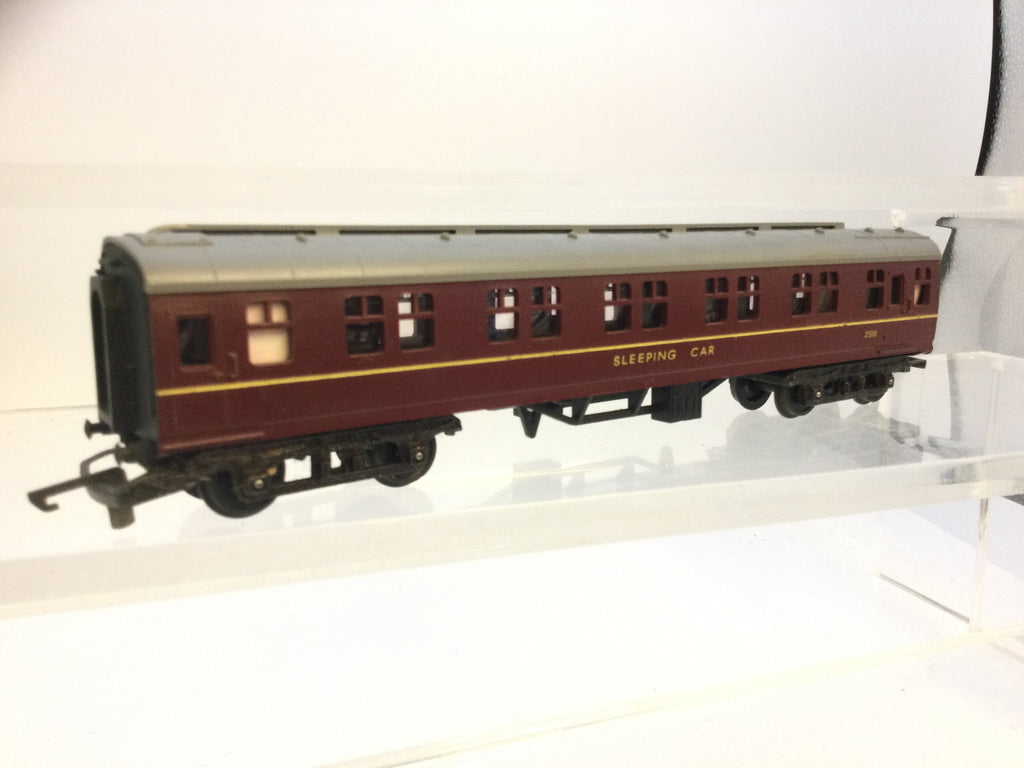 Triang T86 TT Gauge BR Maroon Mk1 Sleeper Coach 2510