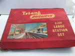 Triang R459 OO Gauge Large Station Set