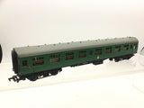 Mainline 37-121 OO Gauge BR Green Mk1 Corridor 2nd Coach S25915