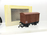 Hornby R010 OO Gauge BR Brown Vanfit Wagon B783396