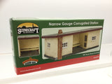 Bachmann 44-0160R OO Gauge Scenecraft Narrow Gauge Corrugated Station Red and Cream